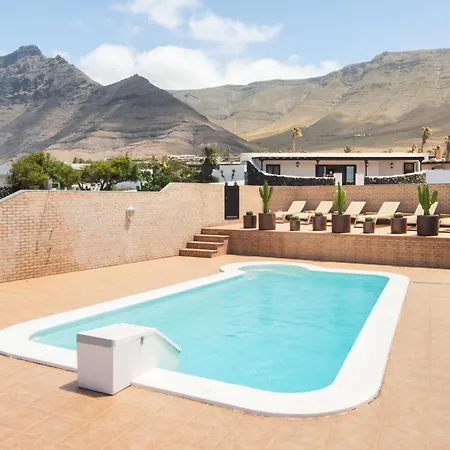 Canaryislandshost I Nexo Willa
