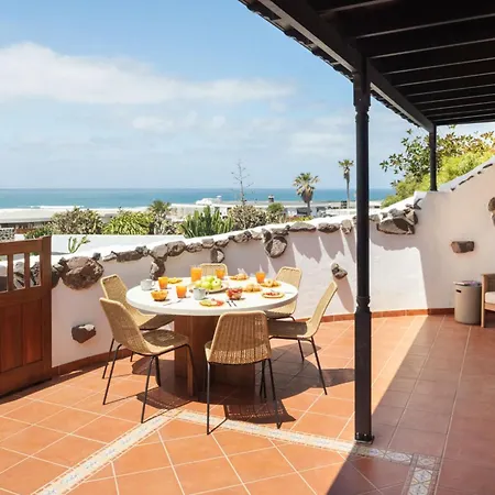 Canaryislandshost I Nexo Willa