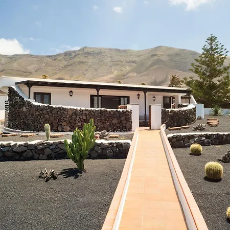 Canaryislandshost I Nexo *