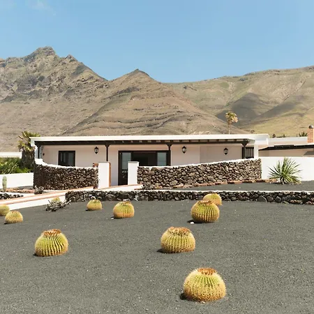 Willa Canaryislandshost I Nexo *