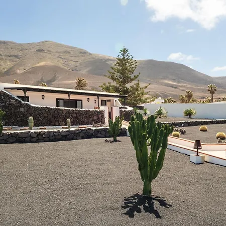 Willa Canaryislandshost I Nexo *
